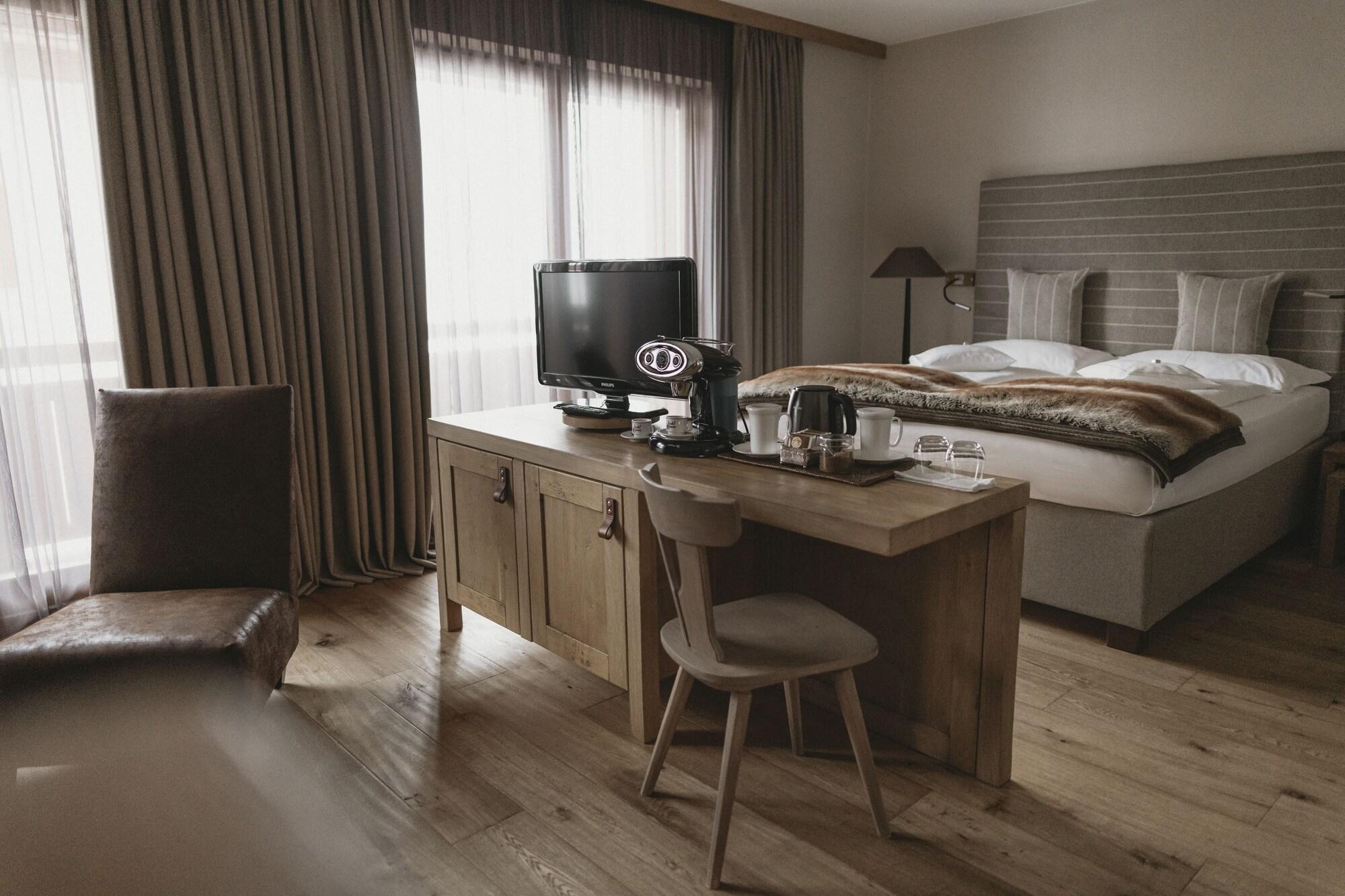 Eco & Wellness Boutique Hotel Sonne Livigno Bagian luar foto